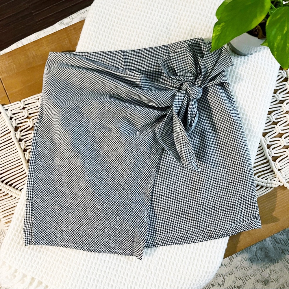 LF | Mini Houndstooth Wrap Skirt | S 🏁